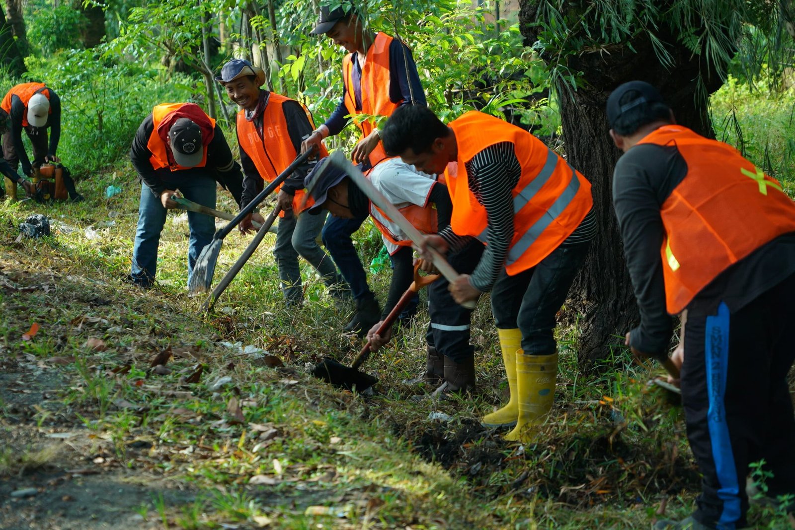 TEBAS BAYANG GUBERNUR